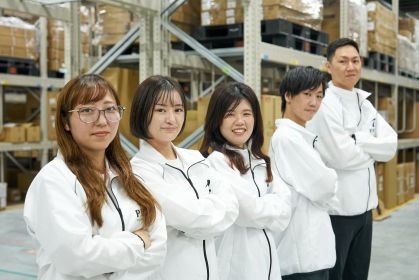 食堂付の大型倉庫　Amazon倉庫でカンタン梱包作業をお任せします！